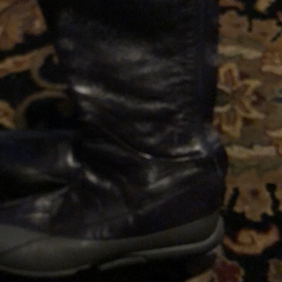 Gently worn - Picture 2 of 7